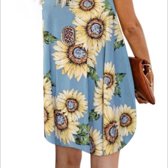 Blue Sunflower Button Down Dress ~ Lovely w/ a Sweater for Fall 🥰 - Picture 2 of 4